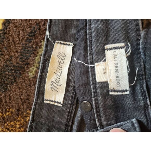 Madewell Jeans Women's 24 Black Cali Demi Boot Raw Hem Cropped Comfort - Picture 3 of 4
